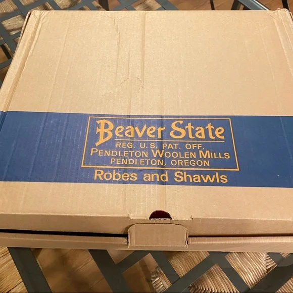 NWT Pendleton Day and Night Robe Hope Series Arthur Amiotte Native Blanket Beave - Picture 8 of 9